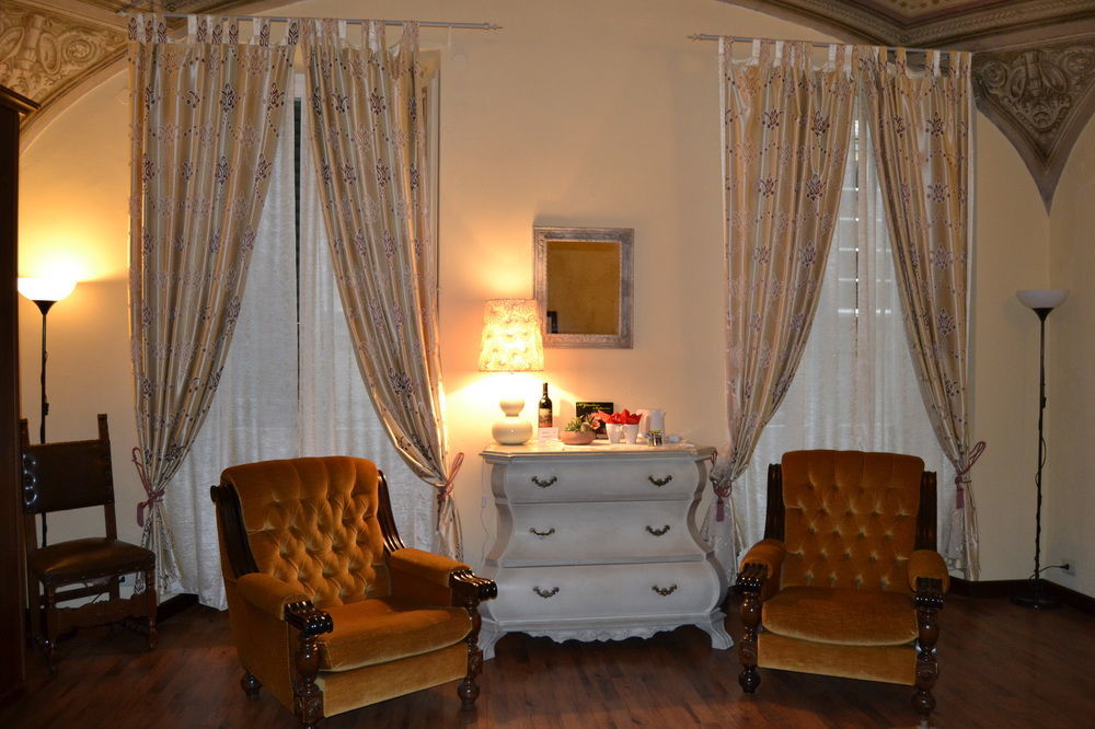 Pantaneto - Palazzo Bulgarini Bed & Breakfast