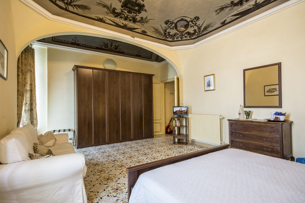 Pantaneto - Palazzo Bulgarini Bed & Breakfast 2*